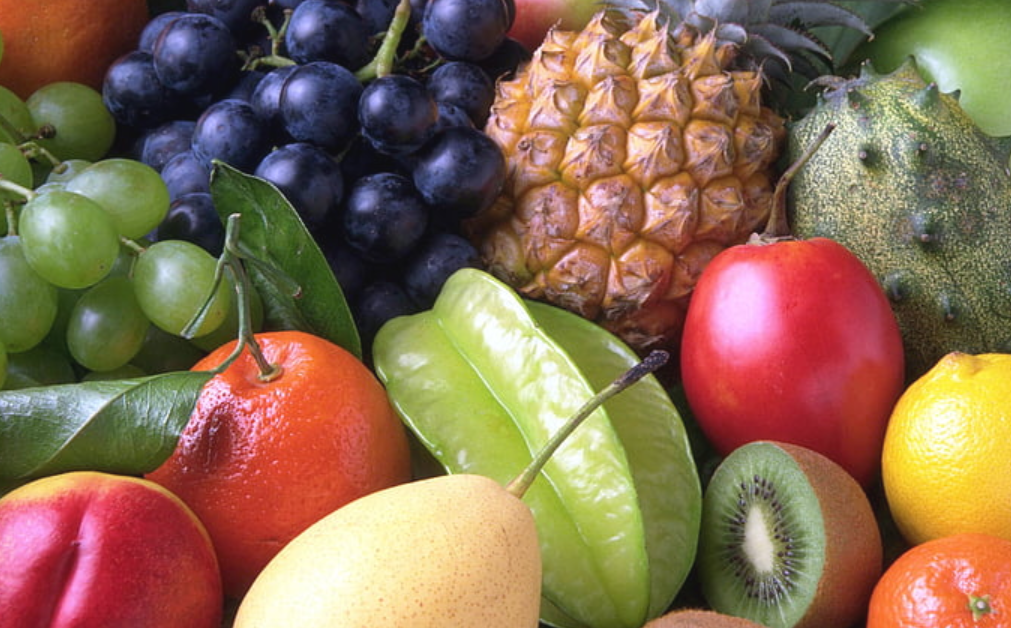 热带水果大量上市，昆明蓝莓每斤降价20元 